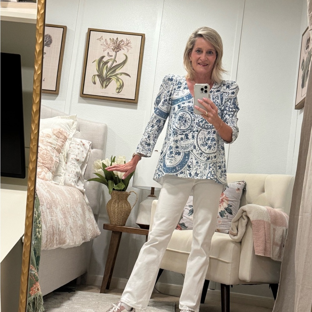 Tuckernuck Porcelain Blue and White Eyelet Patterned Women's Top XS